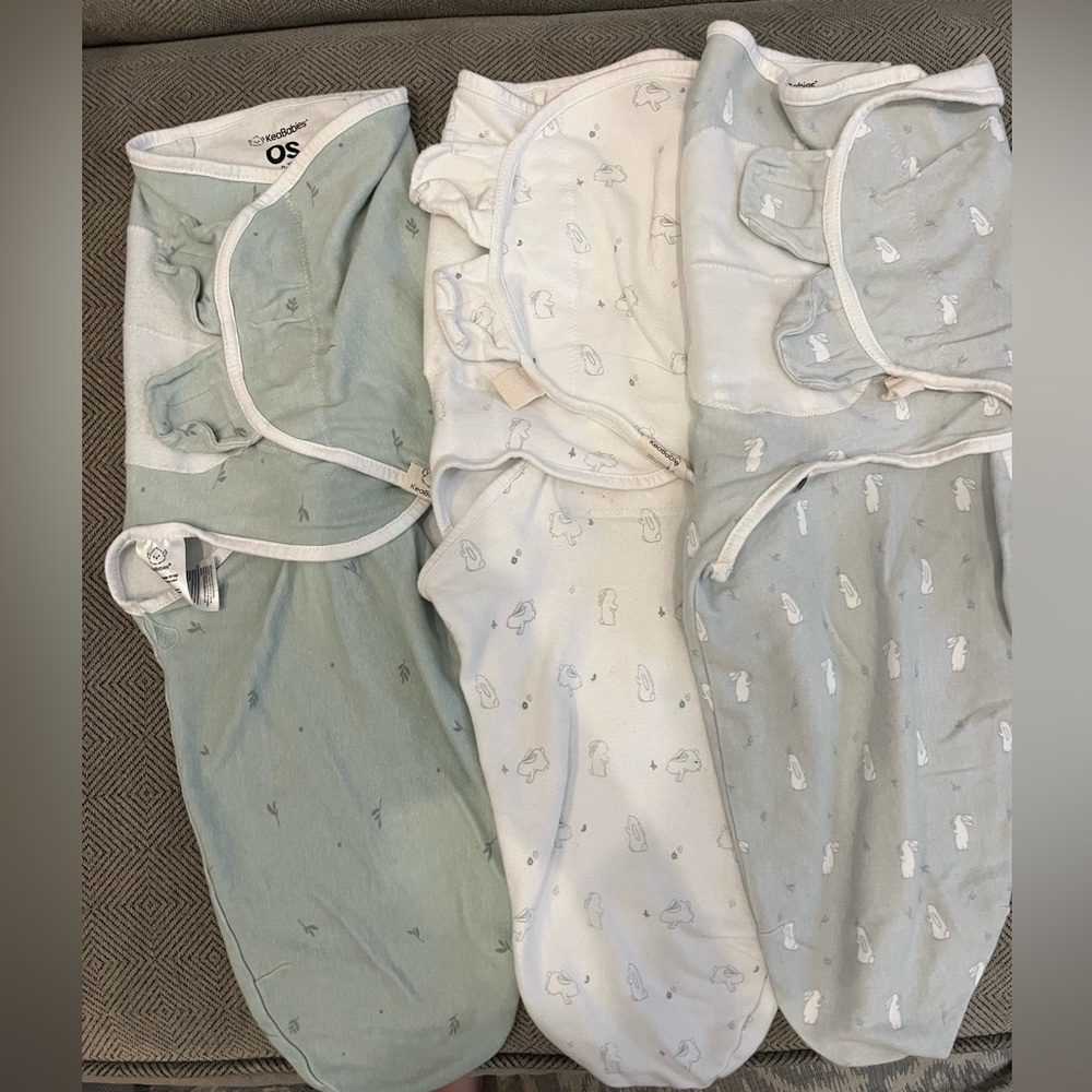 Set of Swaddle Blankets in Green and White